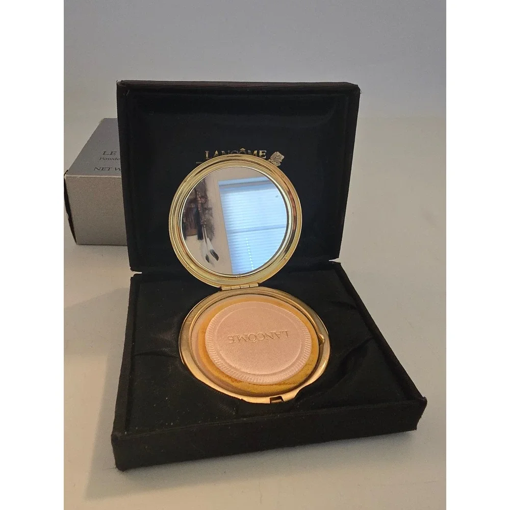 Lancome Le Petit Poudrier Dore Vintage Gold Embossed Powder Compact with Box